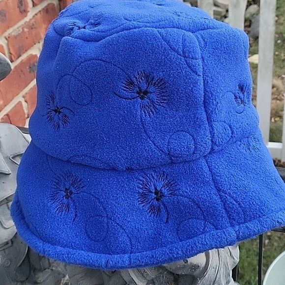 Talbot floral bucket hat - Picture 1 of 6